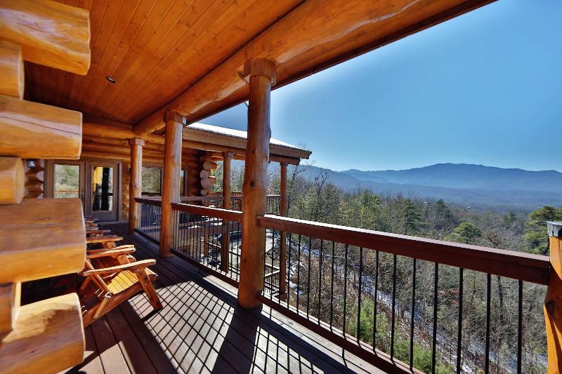 Grampy Camp Lodge at Gatlinburg image