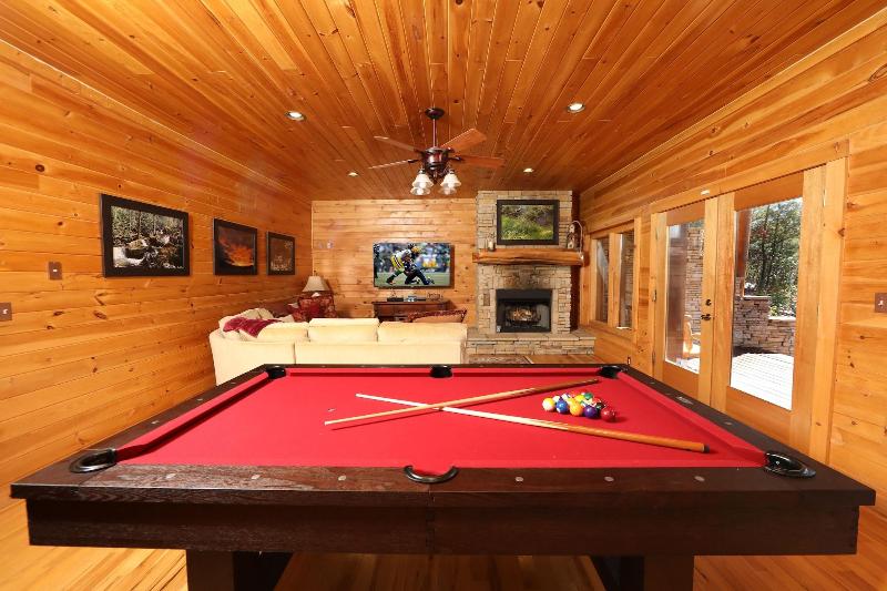 Grampy Camp Lodge at Gatlinburg image