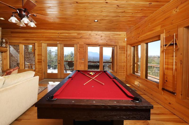 Grampy Camp Lodge at Gatlinburg image