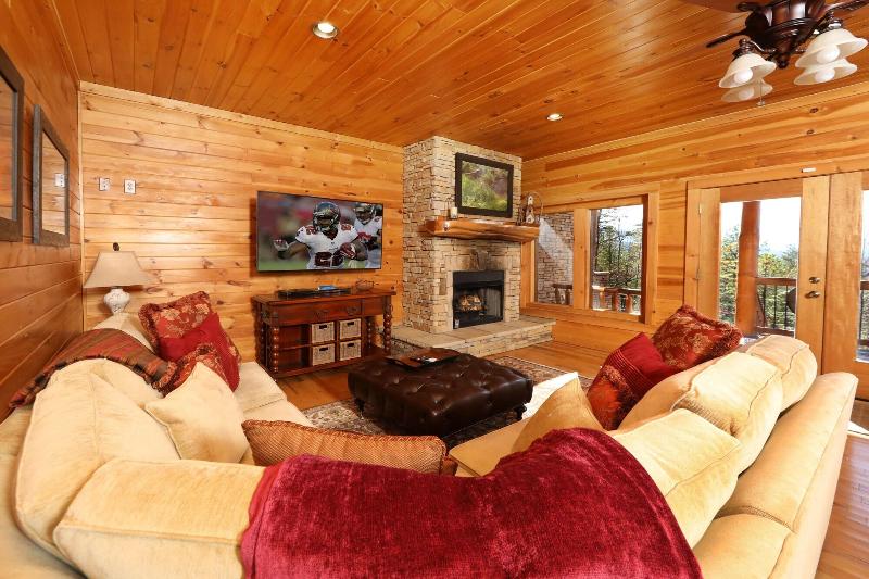 Grampy Camp Lodge at Gatlinburg image