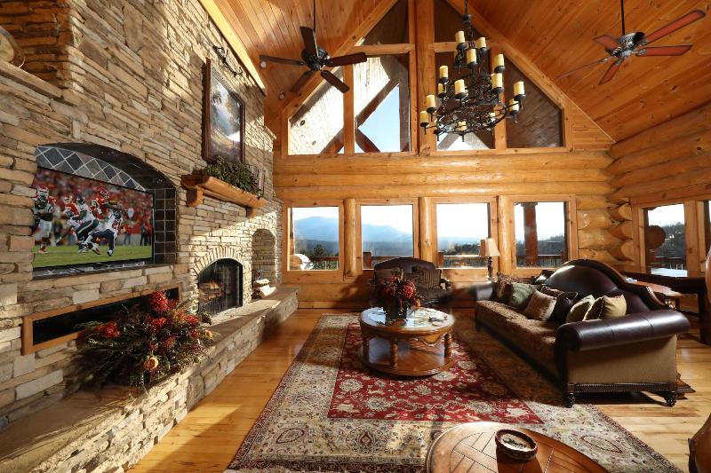 Grampy Camp Lodge at Gatlinburg image