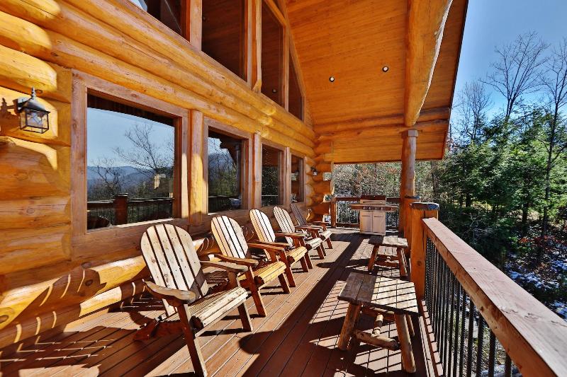 Grampy Camp Lodge at Gatlinburg image