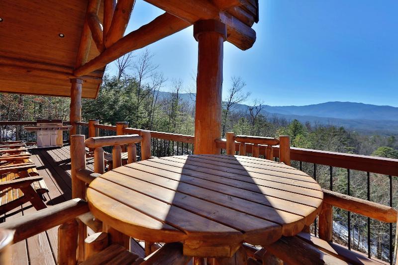 Grampy Camp Lodge at Gatlinburg image