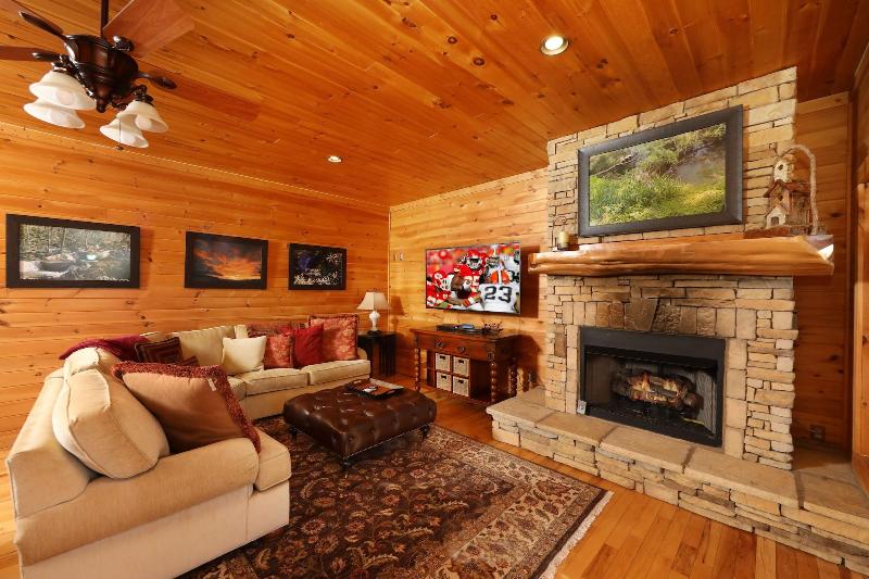 Grampy Camp Lodge at Gatlinburg image