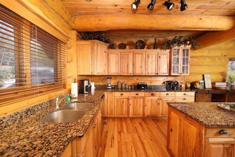 Grampy Camp Lodge at Gatlinburg image