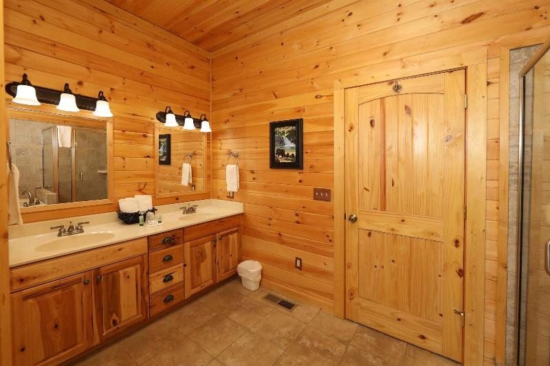 Grampy Camp Lodge at Gatlinburg image