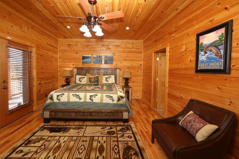 Grampy Camp Lodge at Gatlinburg image