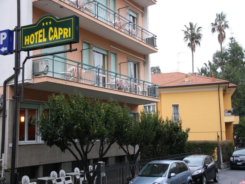 Hotel Capri — general view