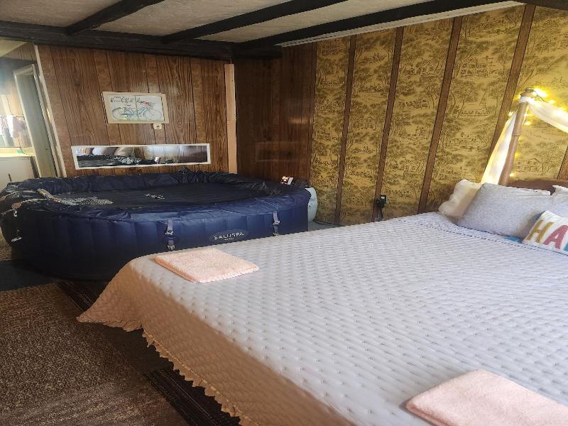 Pocono Mountains Hotel and Spa image