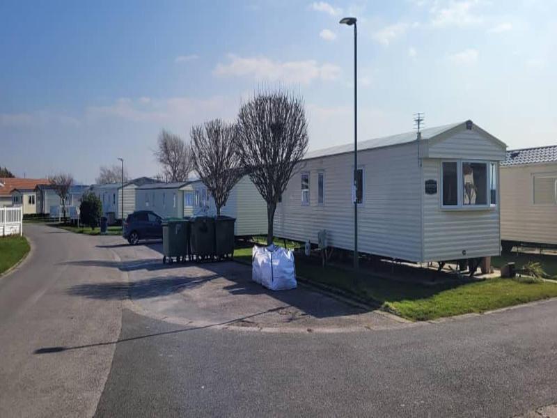 Cosy Caravan Close to the Beach in North Wales, UK image
