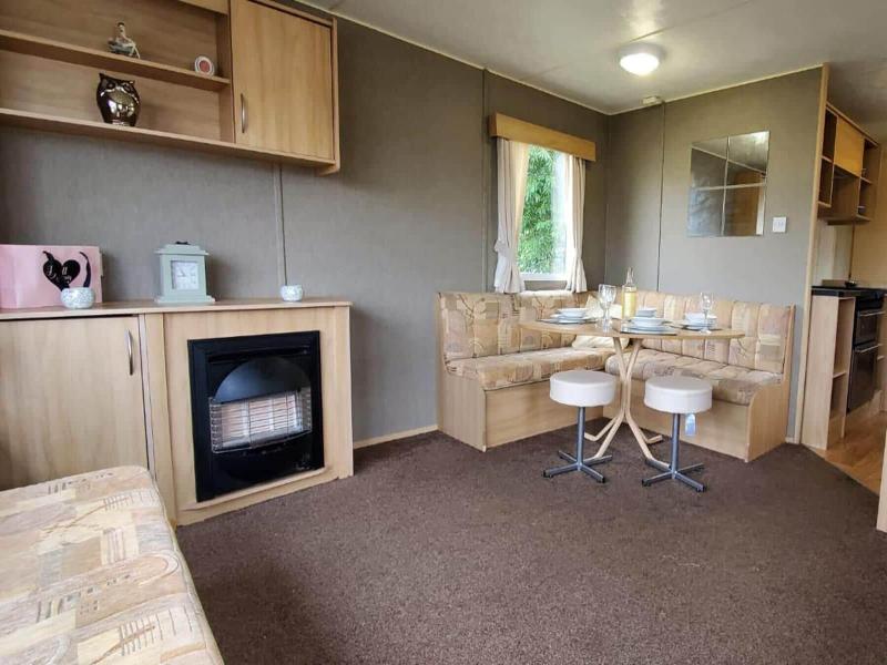 Cosy Caravan Close to the Beach in North Wales, UK image