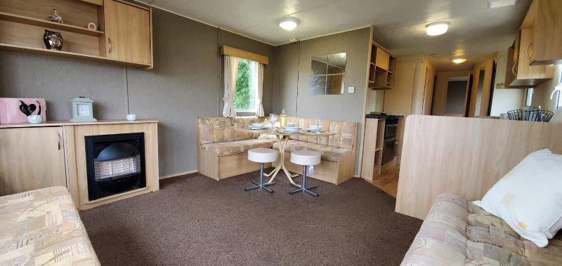 Cosy Caravan Close to the Beach in North Wales, UK image