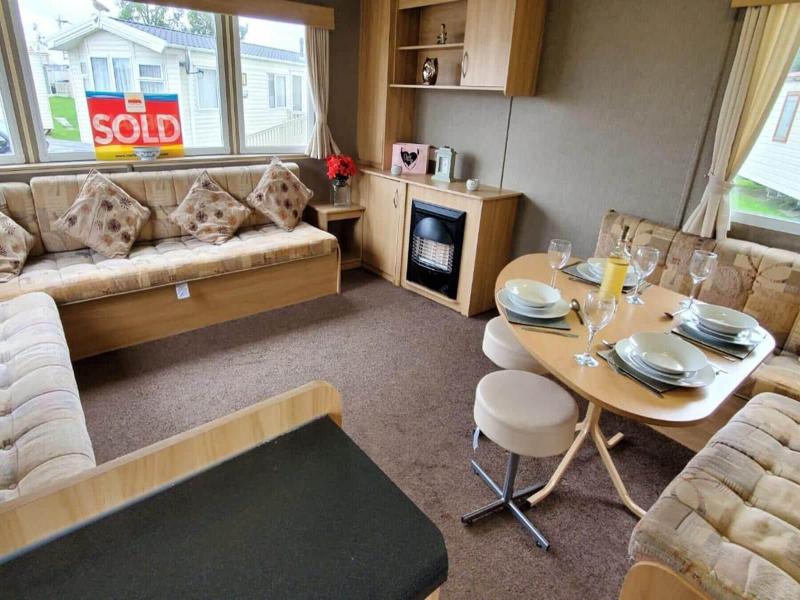 Cosy Caravan Close to the Beach in North Wales, UK image