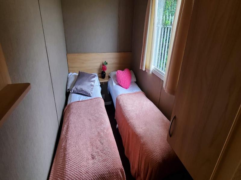 Cosy Caravan Close to the Beach in North Wales, UK image