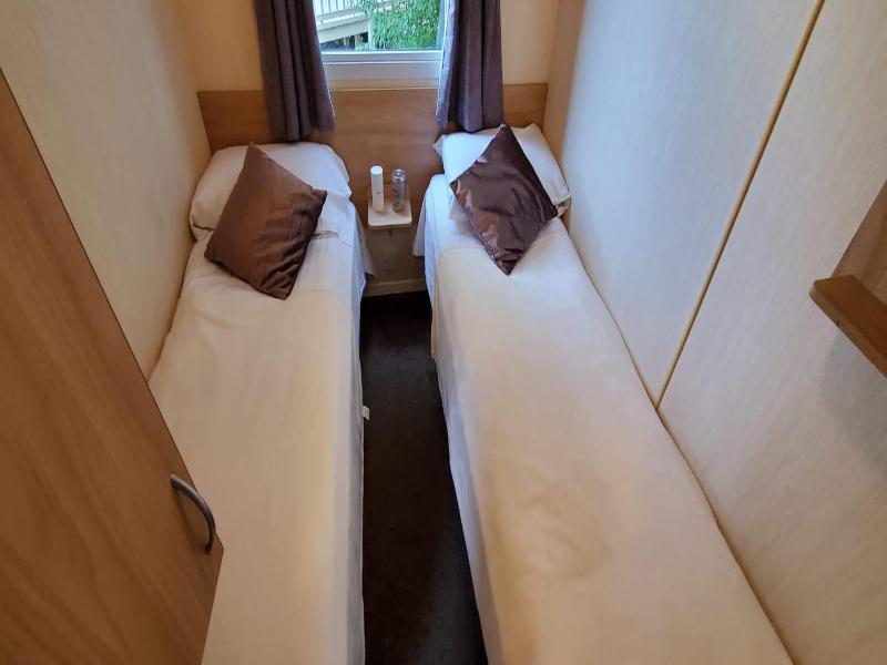 Cosy Caravan Close to the Beach in North Wales, UK image