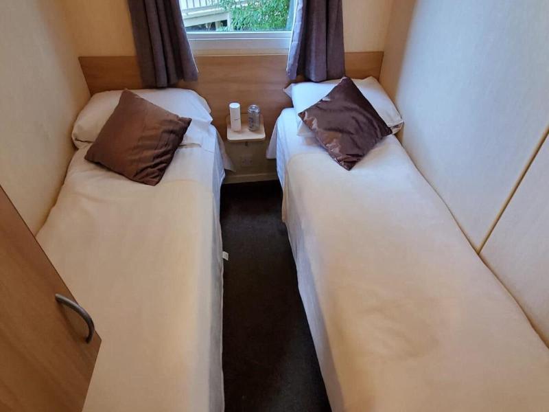 Cosy Caravan Close to the Beach in North Wales, UK image