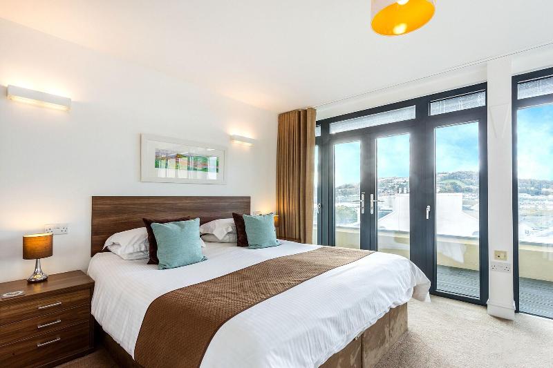 Riviera Apartments image