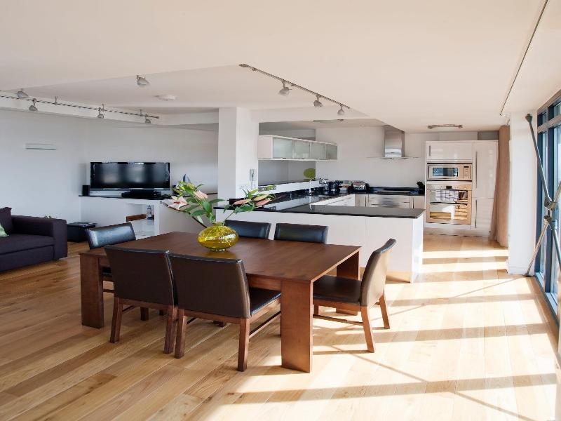 Riviera Apartments image
