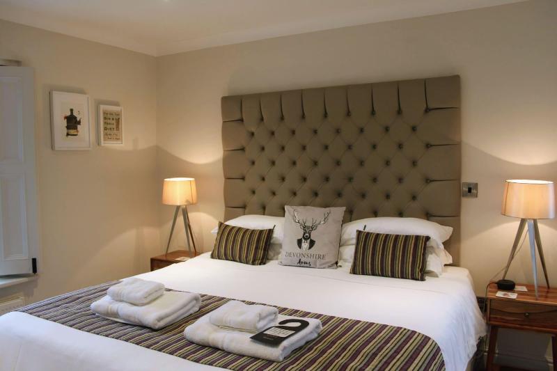 Devonshire Arms image