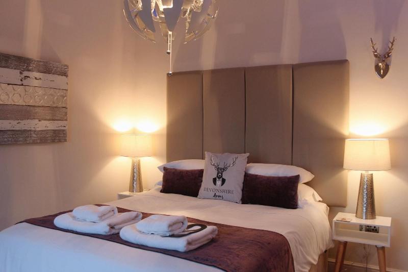 Devonshire Arms image