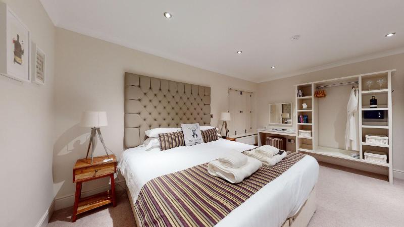 Devonshire Arms image