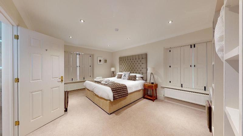 Devonshire Arms image
