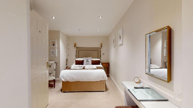 Devonshire Arms image