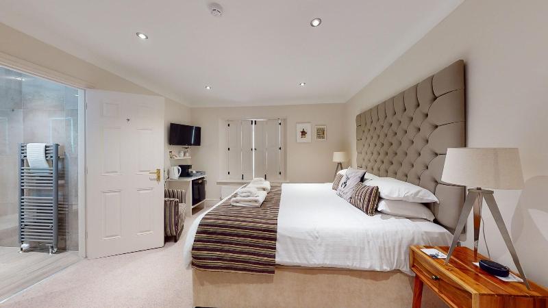 Devonshire Arms image