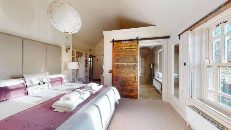 Devonshire Arms image