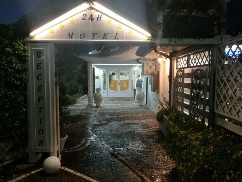 Motel 24h image