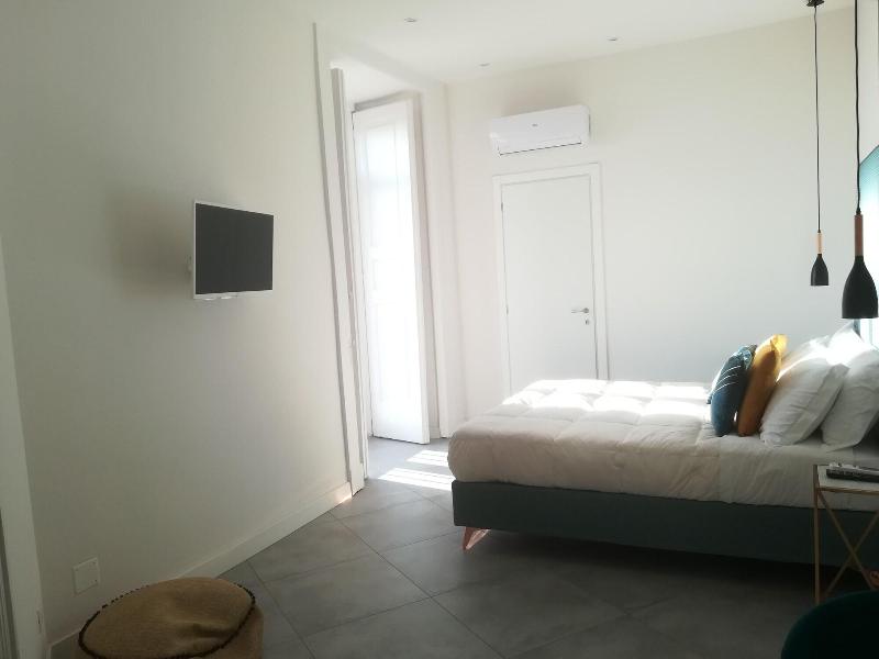B-Montedidio image