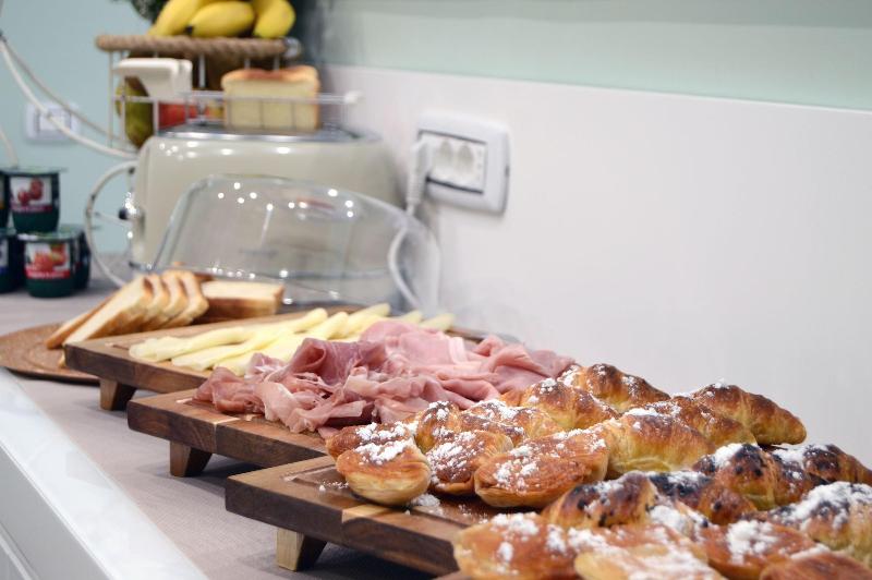 Napoliseason Rooms and Breakfast image