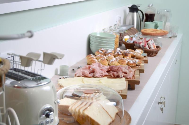 Napoliseason Rooms and Breakfast image