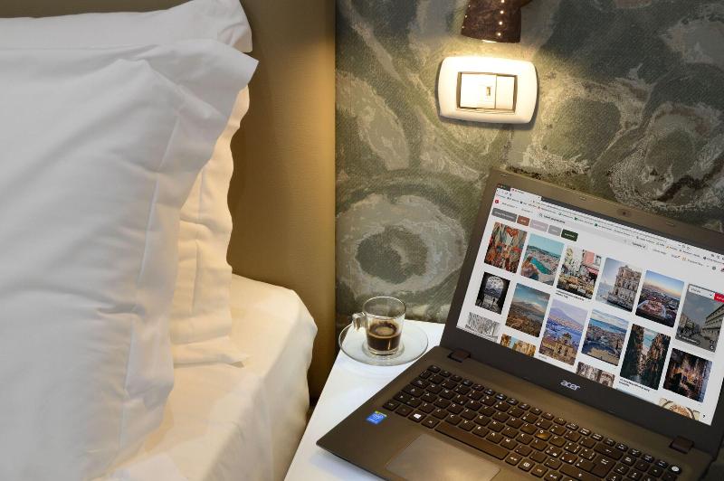 Napoliseason Rooms and Breakfast image