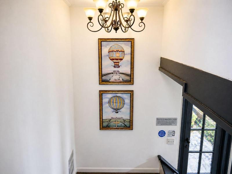 Falstaff Cottage image
