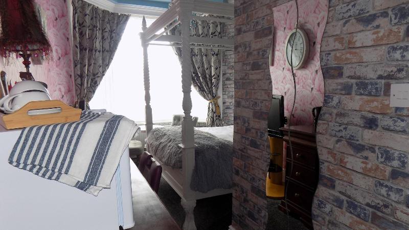 Driftwood Hotel image