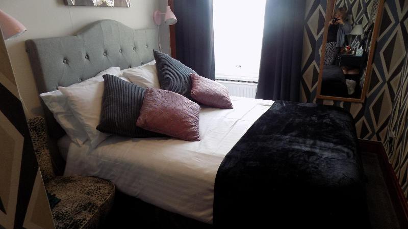 Driftwood Hotel image