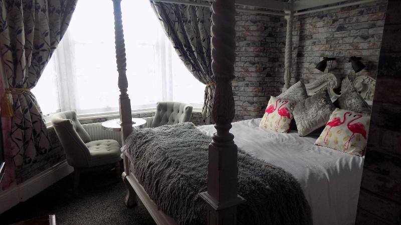 Driftwood Hotel image