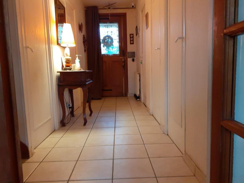 Chambre dans une maison pleine de vie image