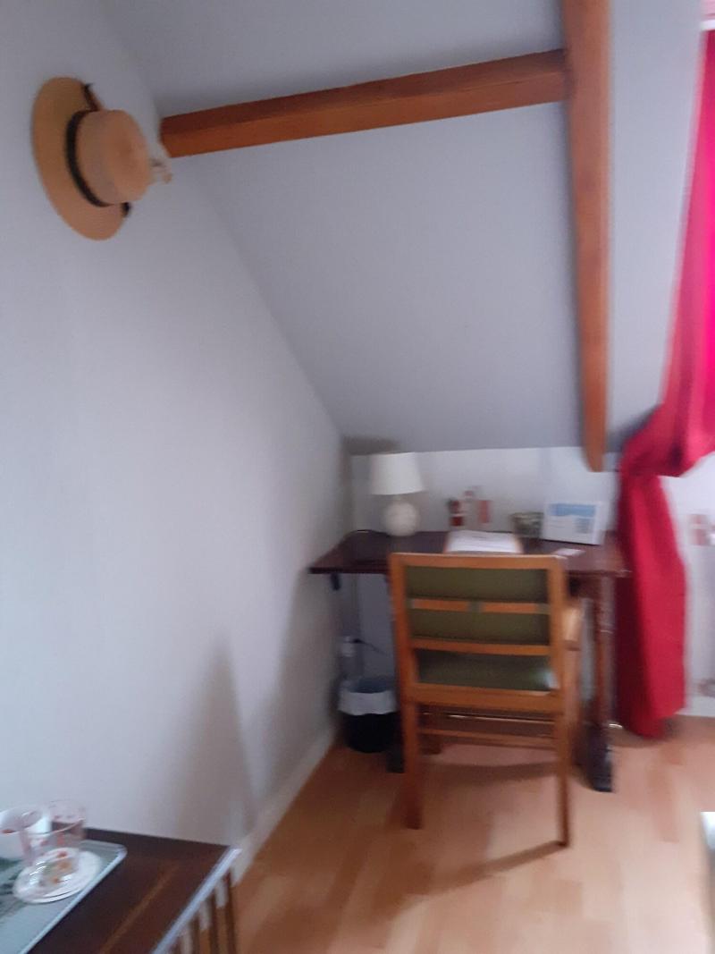 Chambre dans une maison pleine de vie image