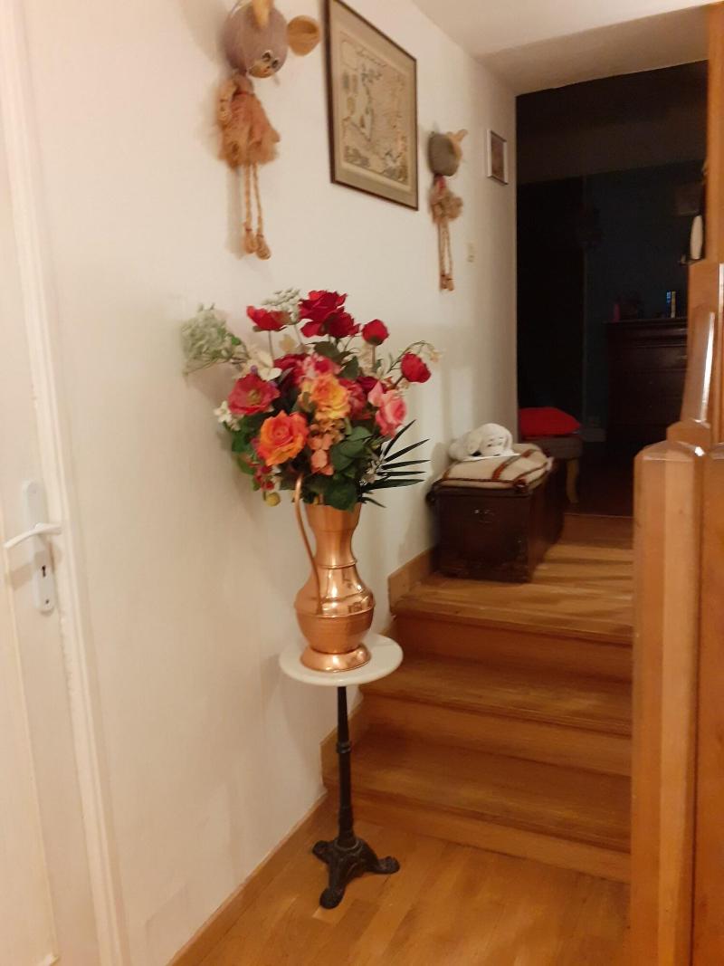 Chambre dans une maison pleine de vie image