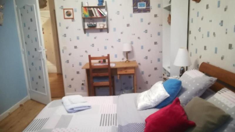 Chambre dans une maison pleine de vie image