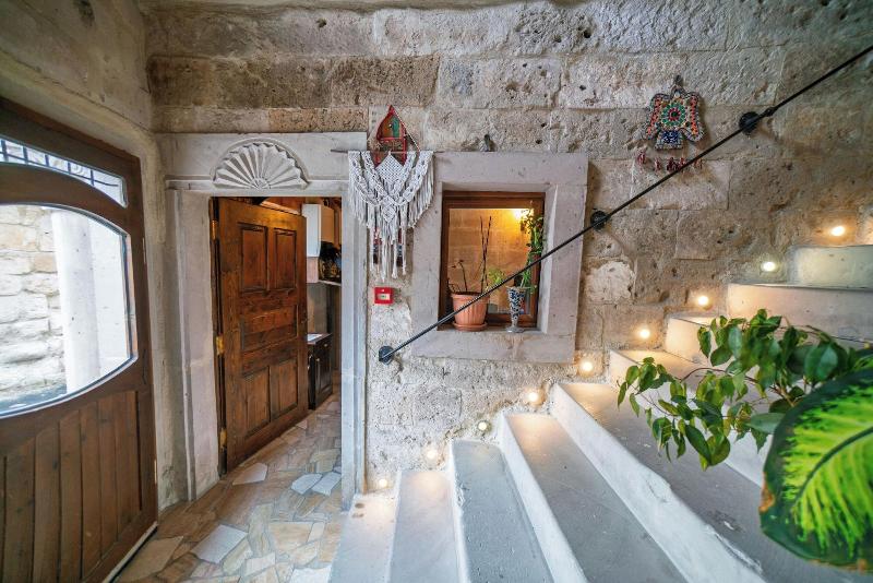 Zeus Cave Suites image