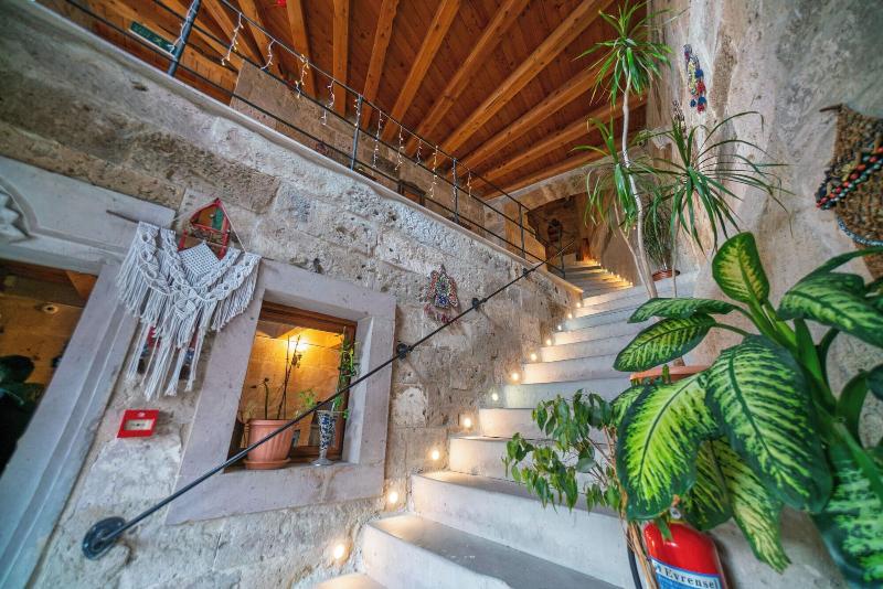 Zeus Cave Suites image