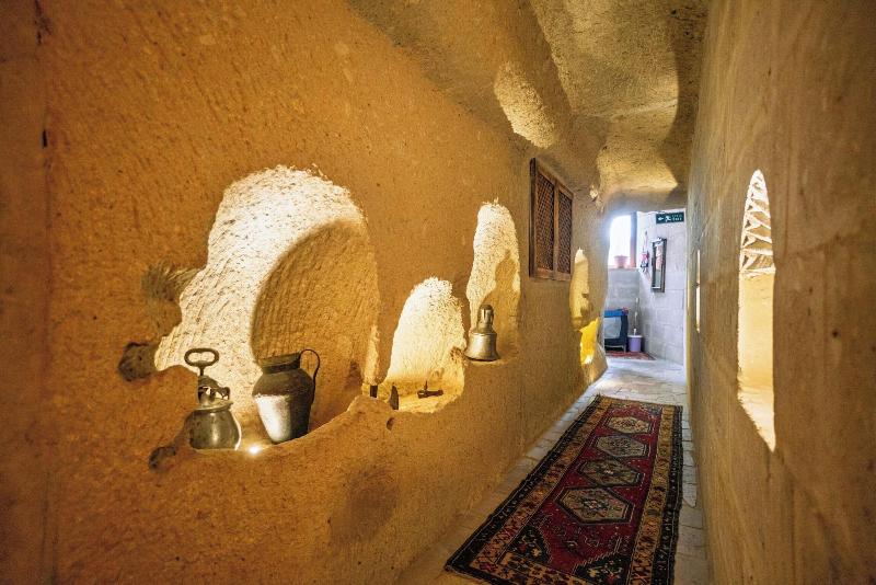 Zeus Cave Suites image