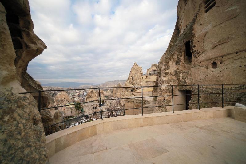 Zeus Cave Suites image