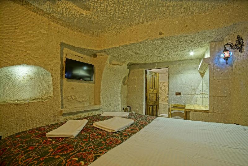 Zeus Cave Suites image