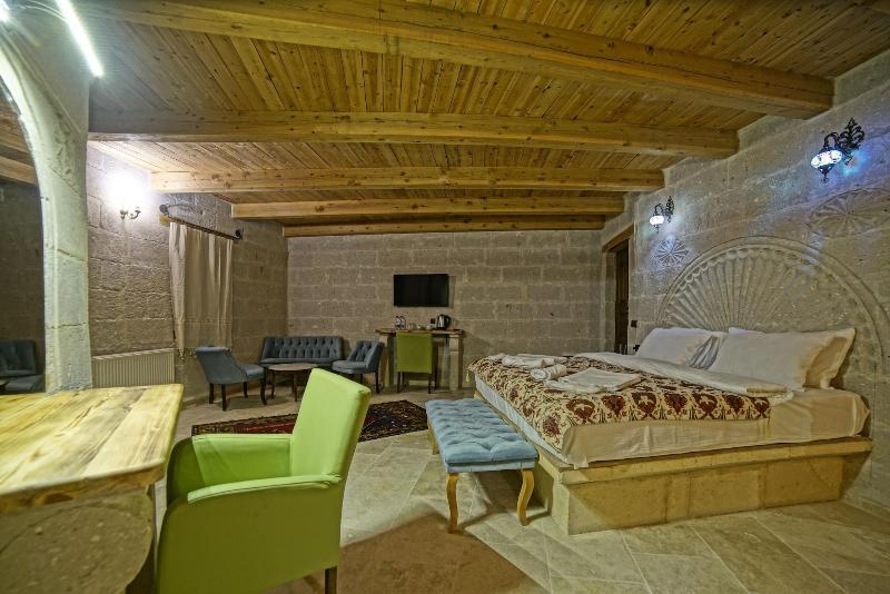 Zeus Cave Suites image
