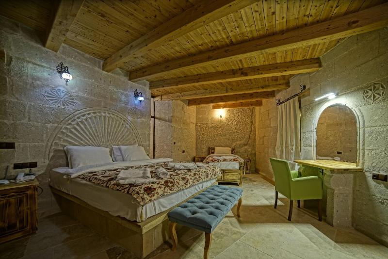 Zeus Cave Suites image