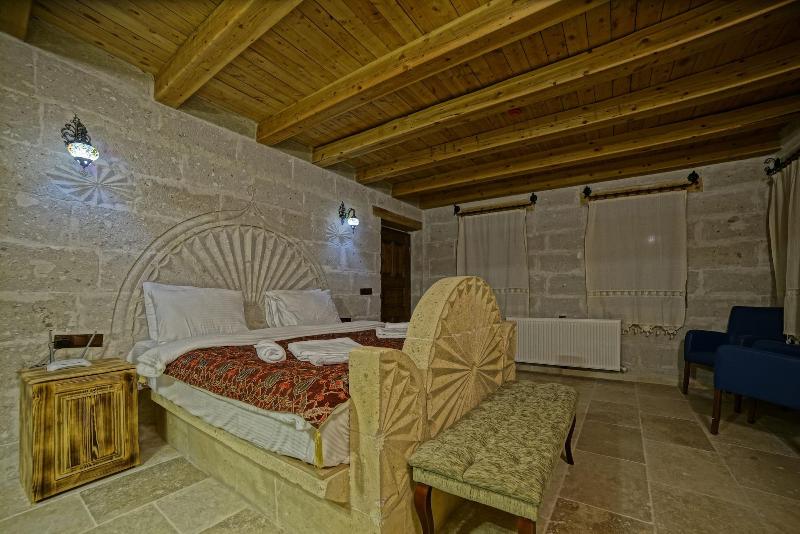 Zeus Cave Suites image